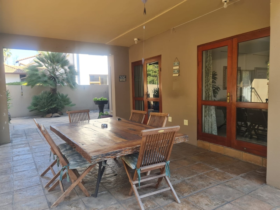 To Let 4 Bedroom Property for Rent in Eagles Landing North West